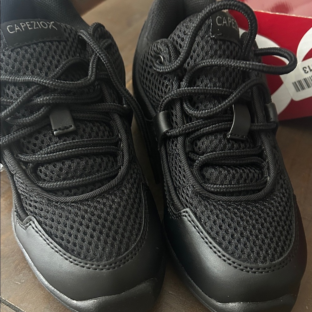 Capezio Black Dance Shoes NWT